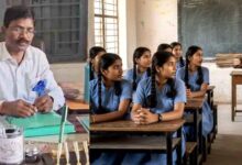 जशपुर के सरकारी स्कूल में शिक्षक ने बांटे बाइबिल, छात्रों के बैग से 14 पुस्तकें बरामद