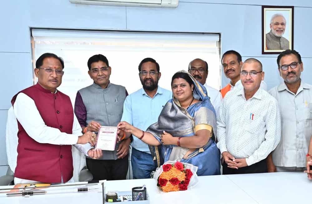 मुख्यमंत्री साय से छत्तीसगढ़ मनवा कुर्मी क्षत्रिय समाज के प्रतिनिधिमंडल ने की सौजन्य मुलाकात, 80 वॉ महा- अधिवेशन का दिया न्यौता मुख्यमंत्री साय से छत्तीसगढ़ मनवा कुर्मी क्षत्रिय समाज के प्रतिनिधिमंडल ने की सौजन्य मुलाकात, 80 वॉ महा- अधिवेशन का दिया न्यौता