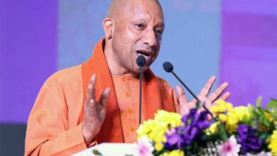 भारत किसी के आगे नहीं झुकेगा: सीएम योगी