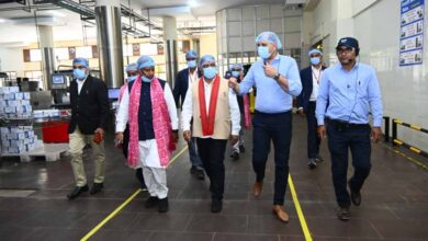 उपमुख्यमंत्री विजय शर्मा और वन मंत्री केदार कश्यप ने किया आधुनिक डेयरियों का निरीक्षण, पशुपालकों-बिहान दीदियों से संवाद