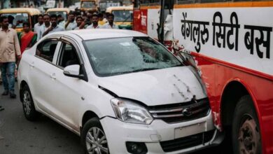 बेंगलुरु में बस से टकराई तेज रफ्तार कार, 5 लोगों की मौत बेंगलुरु में बस से टकराई तेज रफ्तार कार, 5 लोगों की मौत