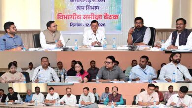 श्रम विभाग की लंबी समीक्षा बैठक में मंत्री देवांगन ने तय की कार्ययोजना श्रम विभाग की लंबी समीक्षा बैठक में मंत्री देवांगन ने तय की कार्ययोजना