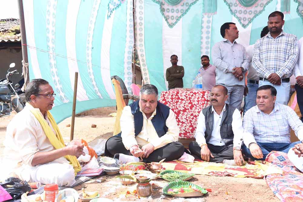 पर्यटन एवं संस्कृति मंत्री  राजेश अग्रवाल ने लखनपुर क्षेत्र में 259.68 लाख रू. के विकास कार्यों का किया भूमिपूजन