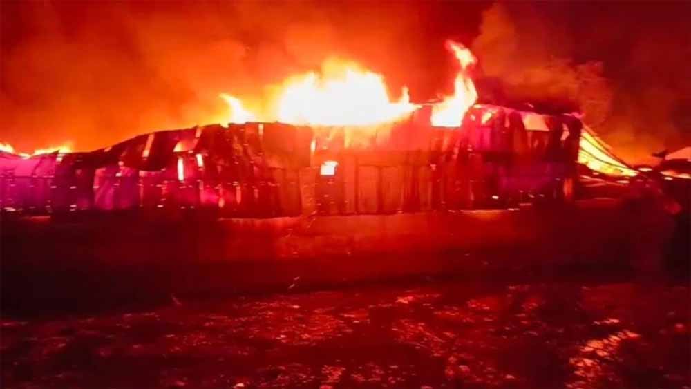 भोपाल के जेपी अस्पताल में भीषण आग, स्टोर रूम से उठीं लपटें… मरीजों-डॉक्टरों में मची अफरा-तफरी भोपाल के जेपी अस्पताल में भीषण आग, स्टोर रूम से उठीं लपटें… मरीजों-डॉक्टरों में मची अफरा-तफरी