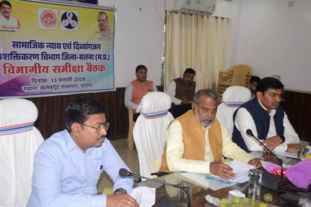 अधिकारी बनें किसान के मित्र, उद्यानिकी के लिए करें प्रोत्साहित: मंत्री कुशवाह