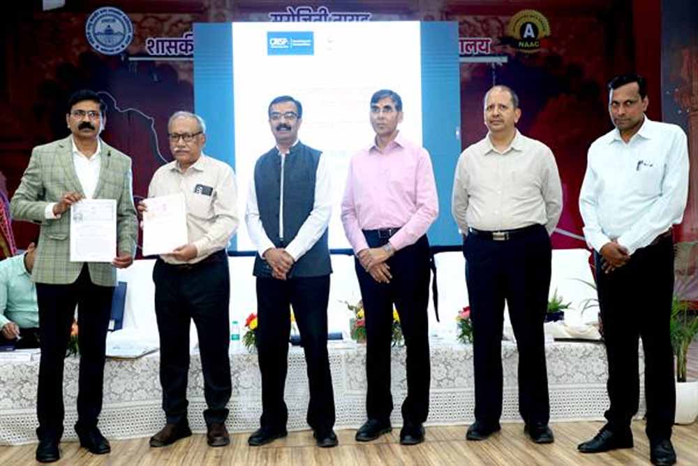 अप्रेंटिसशिप एम्बेडेड डिग्री प्रोग्राम को बढ़ावा देने 5 शासकीय, 3 निजी विश्वविद्यालयों एवं 85 महाविद्यालयों ने बोट के साथ किया एमओयू