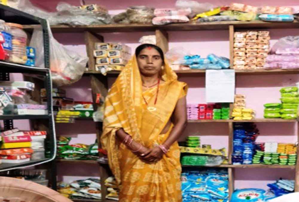 मीना बनीं महिला सशक्तिकरण की मिसाल बलरामपुर