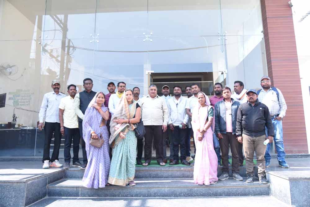 पर्यटन एवं संस्कृति मंत्री राजेश अग्रवाल ने लखनपुर में जनप्रतिनिधियों एवं नागरिकों से की भेंट पर्यटन एवं संस्कृति मंत्री राजेश अग्रवाल ने लखनपुर में जनप्रतिनिधियों एवं नागरिकों से की भेंट