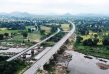 सड़क और पुलों का जाल: दूरस्थ गांव अब मुख्यधारा से जुड़ने लगे सड़क और पुलों का जाल: दूरस्थ गांव अब मुख्यधारा से जुड़ने लगे