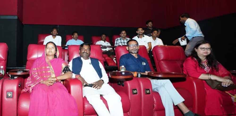 शतक’ फिल्म राष्ट्रसेवा जीवंत दस्तावेज: लक्ष्मी राजवाड़े शतक’ फिल्म राष्ट्रसेवा जीवंत दस्तावेज: लक्ष्मी राजवाड़े