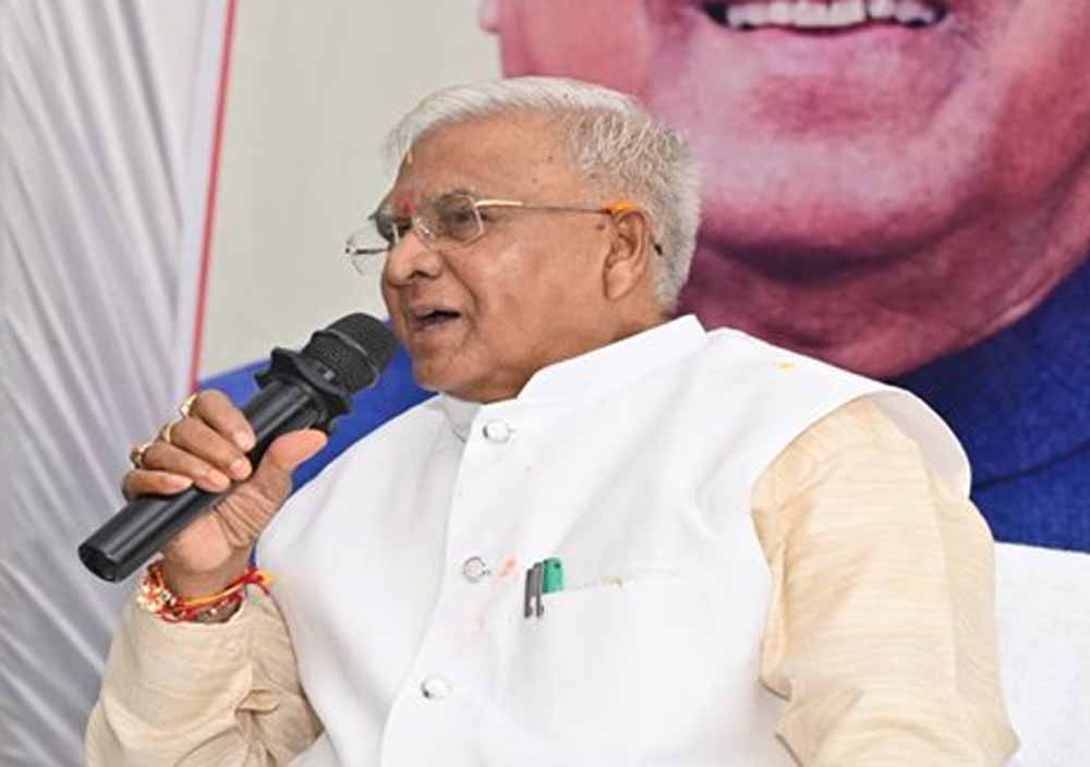 सेवा, समर्पण और संकल्प के साथ करें कार्य : राज्यपाल  पटेल