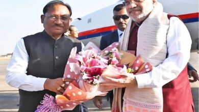 तीन दिवसीय छत्तीसगढ़ दौरे पर पहुंचे केंद्रीय गृह एवं सहकारिता मंत्री अमित शाह : मुख्यमंत्री विष्णुदेव साय ने स्वामी विवेकानंद विमानतल पर किया आत्मीय स्वागत तीन दिवसीय छत्तीसगढ़ दौरे पर पहुंचे केंद्रीय गृह एवं सहकारिता मंत्री अमित शाह : मुख्यमंत्री विष्णुदेव साय ने स्वामी विवेकानंद विमानतल पर किया आत्मीय स्वागत