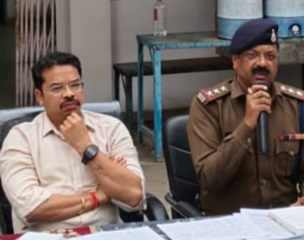 थाना कोतवाली अनूपपुर में शान्ति समिति बैठक का आयोजनः मिल जुलकर शान्तिपूर्वक आगामी त्यौहार मनाने लिए गया सर्वसम्मित से निर्णय थाना कोतवाली अनूपपुर में शान्ति समिति बैठक का आयोजनः मिल जुलकर शान्तिपूर्वक आगामी त्यौहार मनाने लिए गया सर्वसम्मित से निर्णय