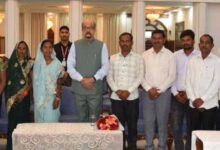 राज्यपाल के गोद लिए ग्राम बिजली के ग्रामीणों का लोकभवन दौरा, विकास कार्यों की ली जानकारी