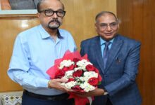 राज्यपाल  रमेन डेका से राज्य उपभोक्ता विवाद प्रतितोष आयोग के अध्यक्ष  चौरड़िया ने की सौजन्य भेंट