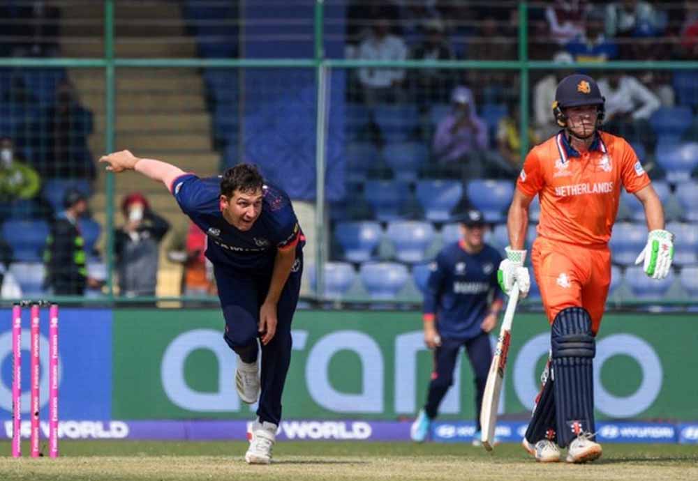 शुरुआत में ही नीदरलैंड बैकफुट पर, लेविट सस्ते में पवेलियन लौटे