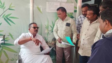 देश के अनोखे और अकेले विधायक, जो हर मंगलवार जनता की समस्याएँ सुनते हैं