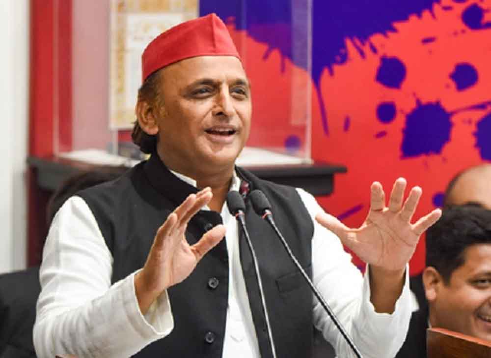 शंकराचार्य विवाद पर अखिलेश यादव का हमला, CM योगी के व्यवहार पर उठाए गंभीर सवाल