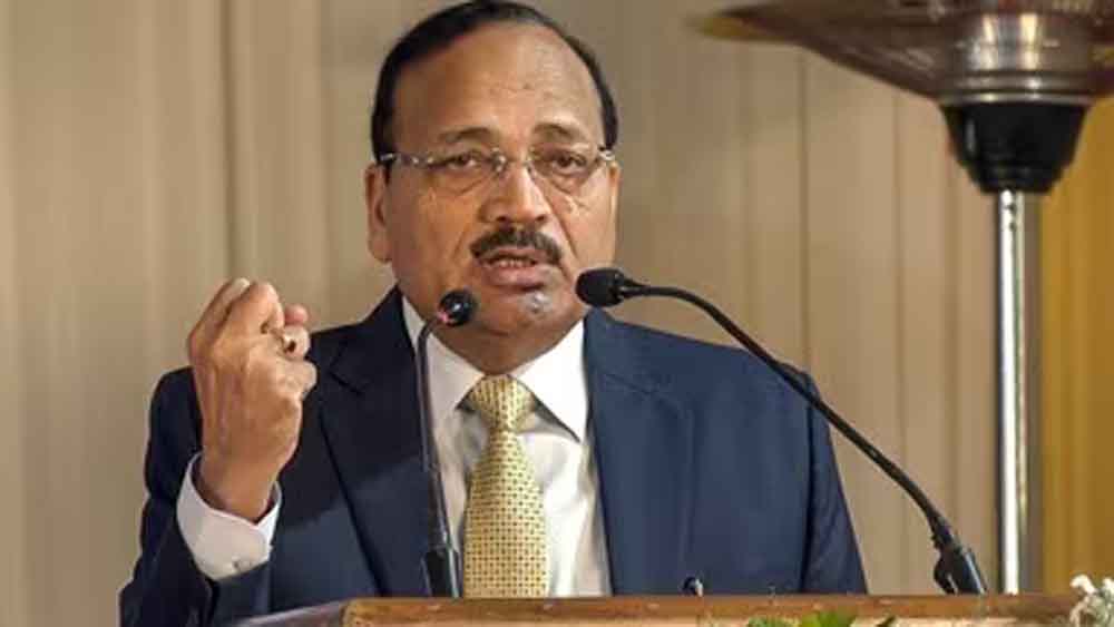 SIR याचिका पर भड़के CJI सूर्यकांत: क्या हम तय करेंगे माता-पिता कौन हैं?