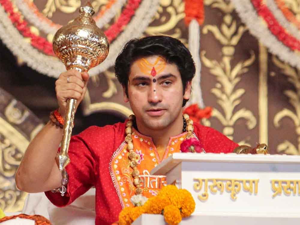 ग्वालियर में धीरेंद्र शास्त्री का विवादित बयान: दुर्गा-काली बनो, बुर्के वाली नहीं