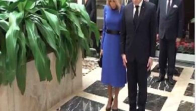 मैक्रों का मुंबई दौरा: 26/11 के शहीदों को श्रद्धांजलि, भावुक हुआ माहौल