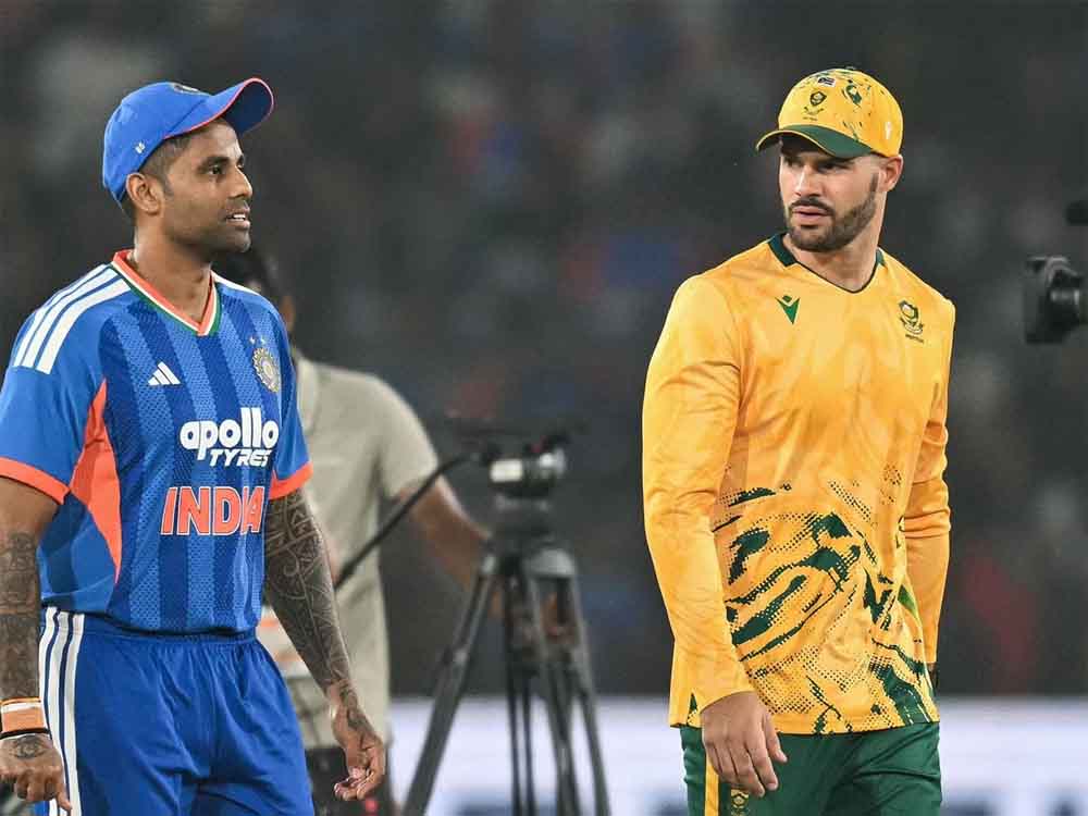 टॉस जीता दक्षिण अफ्रीका, भारत के खिलाफ बदली प्लेइंग इलेवन, जानें दोनों टीमों की पूरी लिस्ट टॉस जीता दक्षिण अफ्रीका, भारत के खिलाफ बदली प्लेइंग इलेवन, जानें दोनों टीमों की पूरी लिस्ट