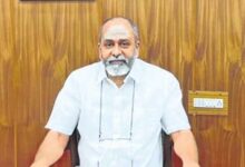 मंच से जस्टिस का बयान: जो गुरुओं का सम्मान नहीं करता, वो बदमाश है