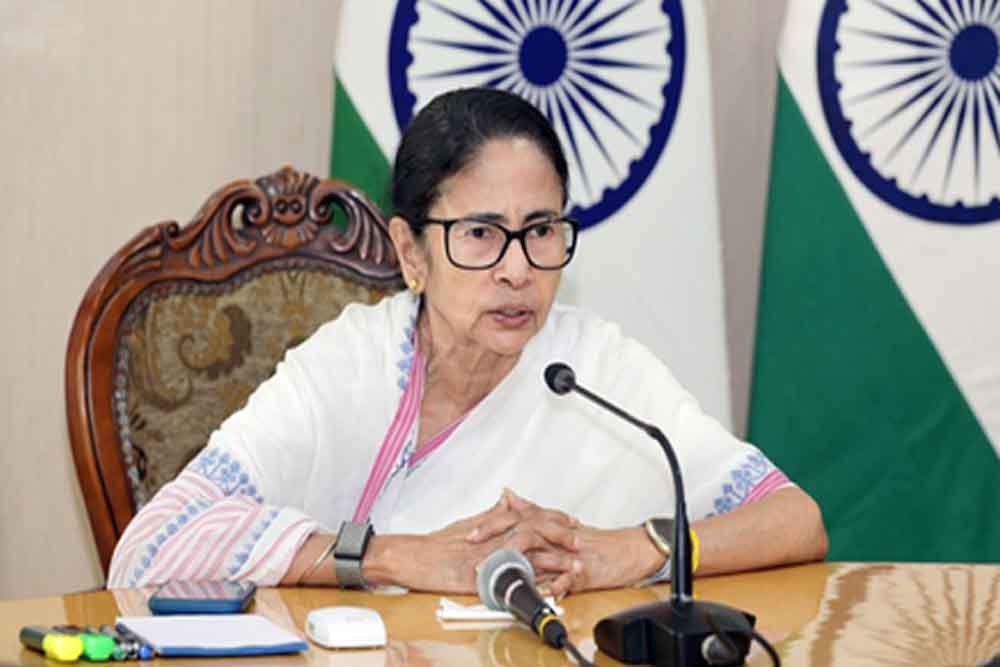 बंगाल SIR विवाद: सुप्रीम कोर्ट की एंट्री पर TMC खुश, चुनाव आयोग पर साधा निशाना