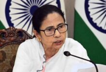 चुनावी चाल या राजनीतिक संदेश? BJP सांसद को ममता बनर्जी ने दिया बंगाल का सर्वोच्च सम्मान