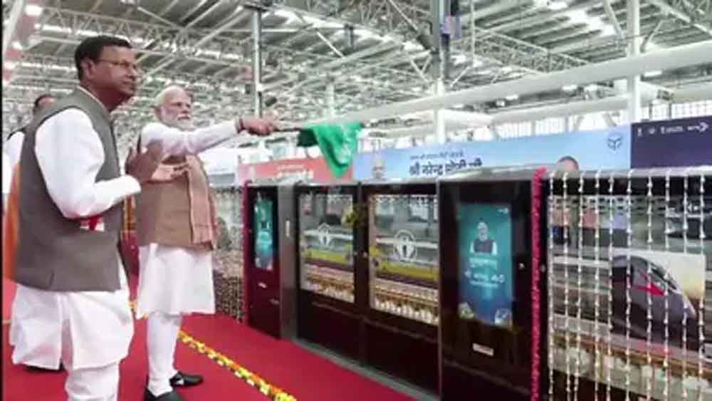 55 मिनट में 88 किमी की रफ्तार, पीएम मोदी ने नमो भारत को दी हरी झंडी, मेरठ मेट्रो का भी आगाज़