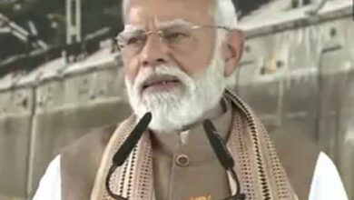 पीएम मोदी का एआई सम्मेलन में तंज: “कांग्रेस पहले से नंगी, कपड़े उतारने की क्या जरूरत”