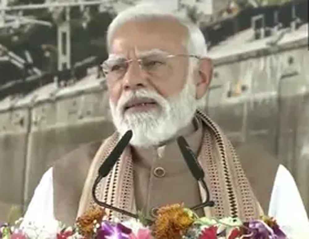 पीएम मोदी का एआई सम्मेलन में तंज: “कांग्रेस पहले से नंगी, कपड़े उतारने की क्या जरूरत”