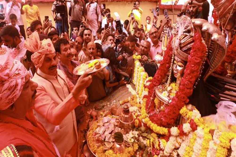 मुख्यमंत्री डॉ. यादव ने भोपाल के प्राचीन बड़वाले महादेव मंदिर पहुंचकर की पूजा-अर्चना