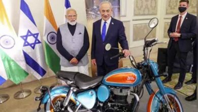 इजराइल में भारत की दमदार बाइक की एंट्री, PM मोदी और बेंजामिन नेतन्याहू ने साथ खिंचवाई तस्वीर