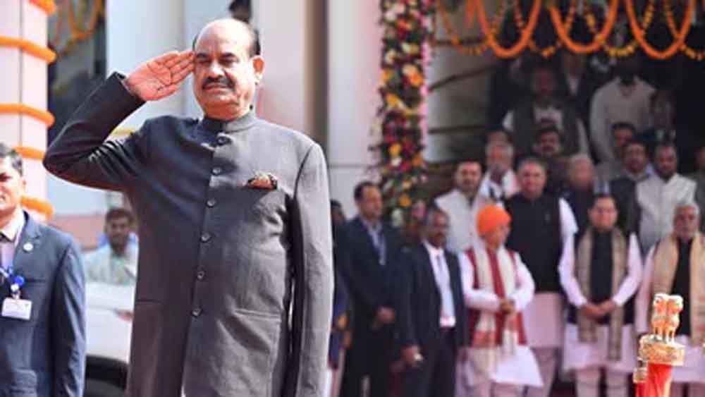 बांग्लादेश में शपथ समारोह से पीएम मोदी दूर, लोकसभा स्पीकर करेंगे भारत का प्रतिनिधित्व बांग्लादेश में शपथ समारोह से पीएम मोदी दूर, लोकसभा स्पीकर करेंगे भारत का प्रतिनिधित्व