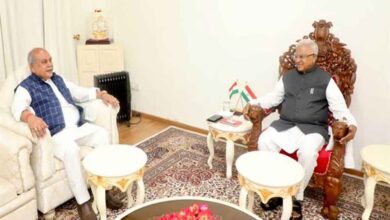 राज्यपाल पटेल से मध्यप्रदेश विधानसभा अध्यक्ष तोमर ने की सौजन्य भेंट राज्यपाल पटेल से मध्यप्रदेश विधानसभा अध्यक्ष तोमर ने की सौजन्य भेंट