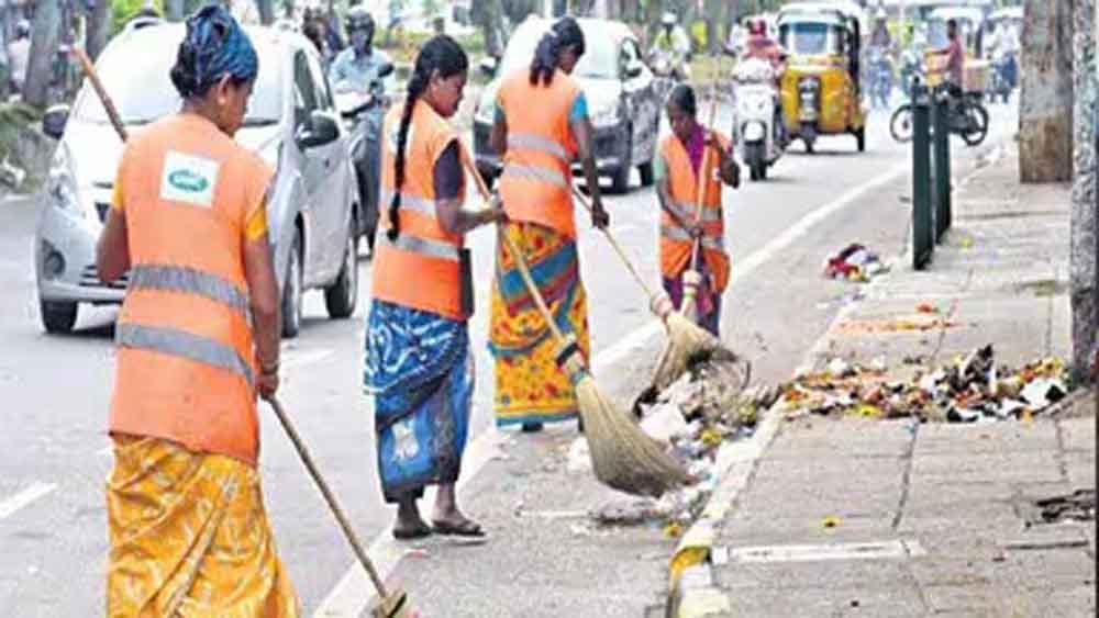 चौंकाने वाला खुलासा: इस राज्य में सफाईकर्मी कमा रहे ₹2 लाख महीना, गवर्नर-IAS से भी आगे