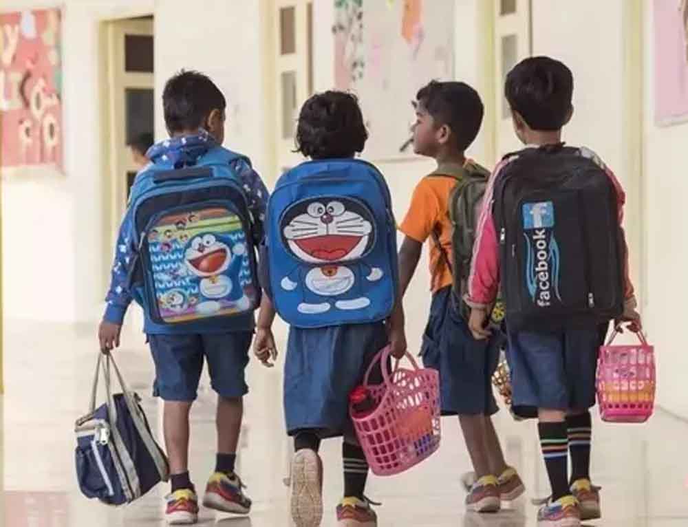 यूपी में स्कूलों के लिए नया आदेश: अब छात्रों पर नहीं पड़ेगा होमवर्क का बोझ यूपी में स्कूलों के लिए नया आदेश: अब छात्रों पर नहीं पड़ेगा होमवर्क का बोझ