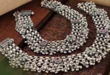 चांदी की कीमतें भारी गिरावट के साथ ₹1.84 लाख सस्ती, आज 8,000 रुपये फिसली – सोना भी गिरावट में