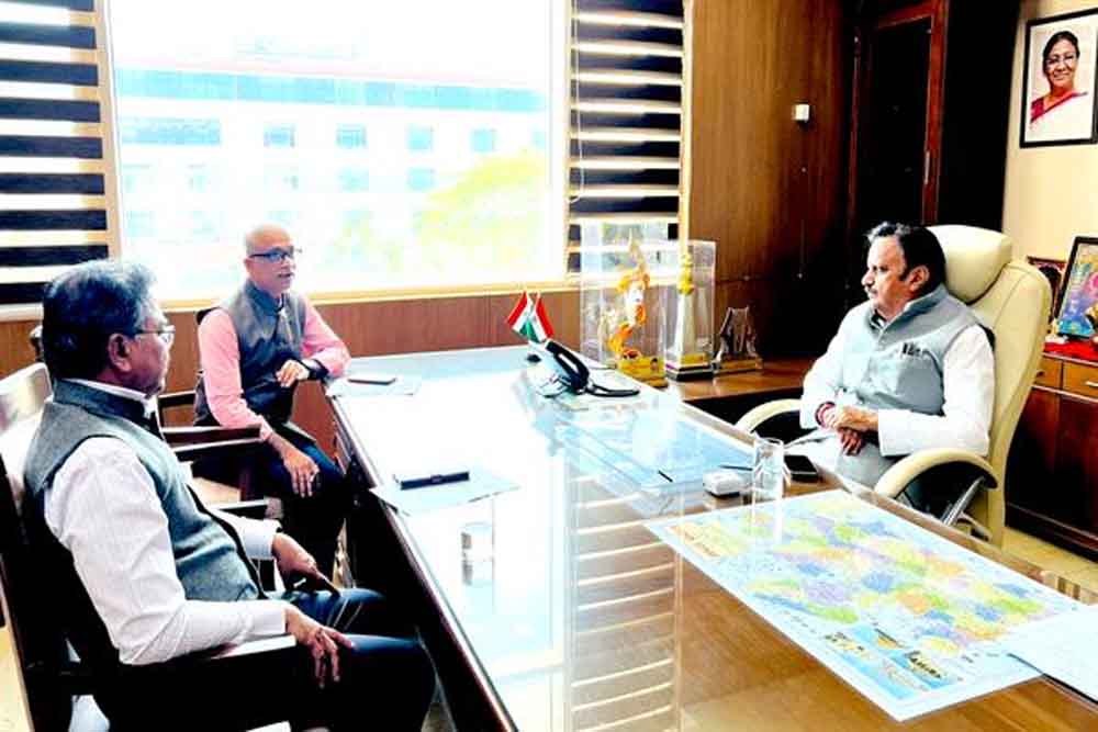 सीएचसी को एफआरयू के रूप में उन्नत करने के लिए मैनपावर की उपलब्धता सुनिश्चित करें: उप मुख्यमंत्री शुक्ल