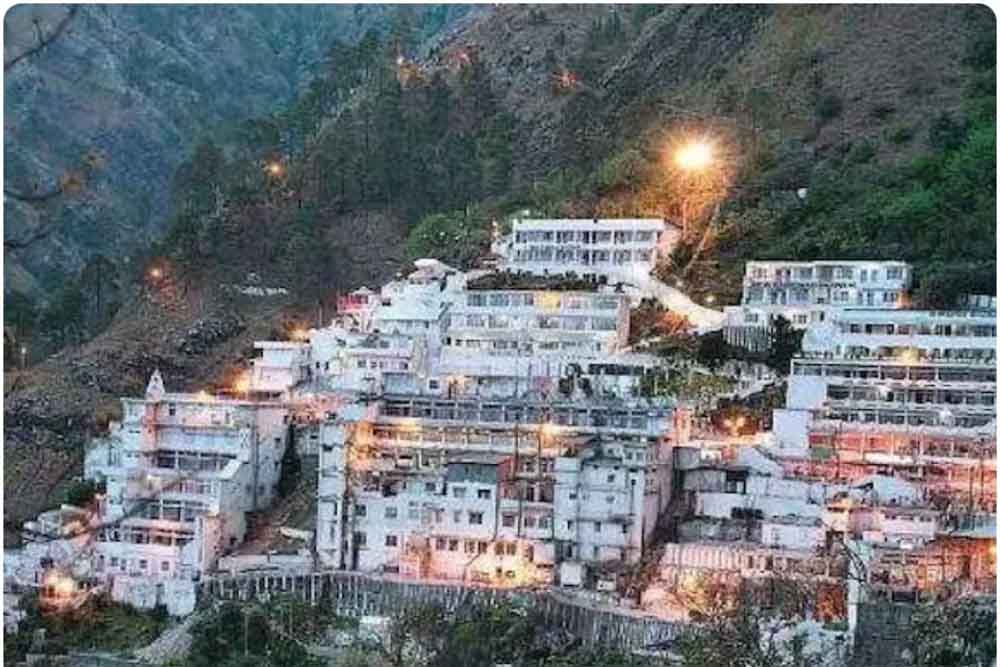 माता वैष्णो देवी मंदिर में सख्ती: भवन में वीडियो बनाने पर लगेगा प्रतिबंध, नियम तोड़ने वालों पर कड़ी कार्रवाई