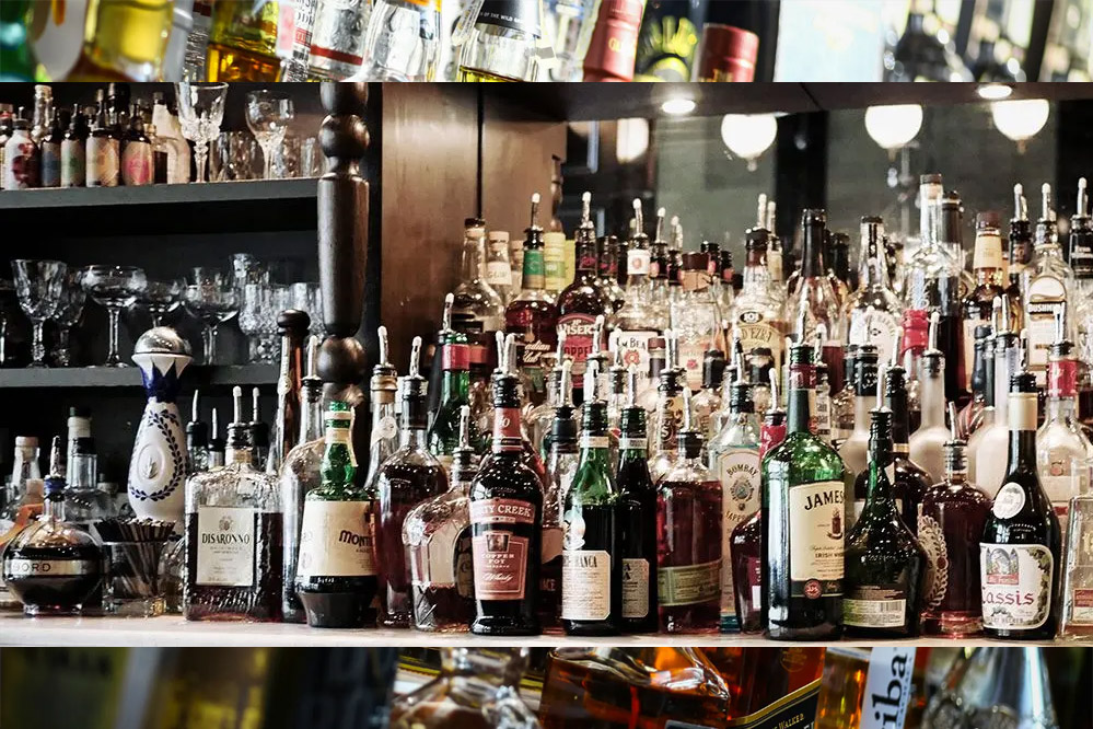 रायपुर एयरपोर्ट पर खुलेगा बार, साय सरकार की नई आबकारी नीति से होटल-रेस्टोरेंट संचालकों को बड़ी राहत