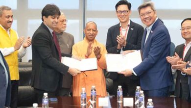 Yogi Adityanath का सिंगापुर दौरा तेज: जेवर एयरपोर्ट के लिए 4,458 करोड़ के दो बड़े प्रोजेक्ट्स को हरी झंडी