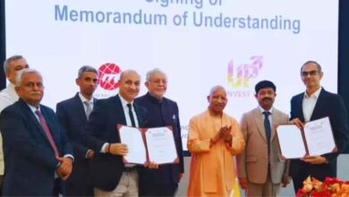 सिंगापुर दौरे पर CM योगी का बड़ा धमाका: पहले ही दिन 6,650 करोड़ के 3 MoU, 20 हजार नौकरियों का रास्ता साफ