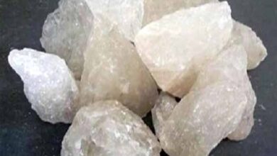 तिजोरी में फिटकरी रखने का अमावस्या वाला गुप्त टोटका – रातों-रात बदल सकती है किस्मत!”