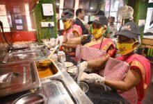 प्रेरणा कैंटीन से जुड़कर 10 हजार से अधिक महिलाएं बनीं लखपति