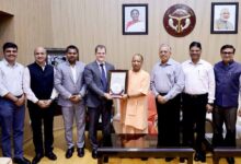 सीएम योगी को प्रस्तुत किया गया नोएडा इंटरनेशनल एयरपोर्ट का एयरोड्रम लाइसेंस