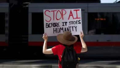 AI से इंसान खतरे में? अमेरिका में कंपनियों के बाहर विरोध क्यों तेज हुआ