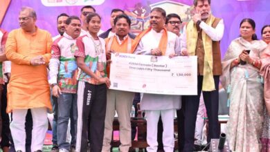 कुसुम ने दृढ़ इच्छाशक्ति और कठिन परिश्रम से बस्तर हेरिटेज मैराथन में लहराया जीत का परचम