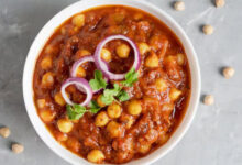 घर पर बनाएं एकदम असली ढाबा स्टाइल छोले नोट कर लें मसालों और तड़के वाली यह आसान रेसिपी